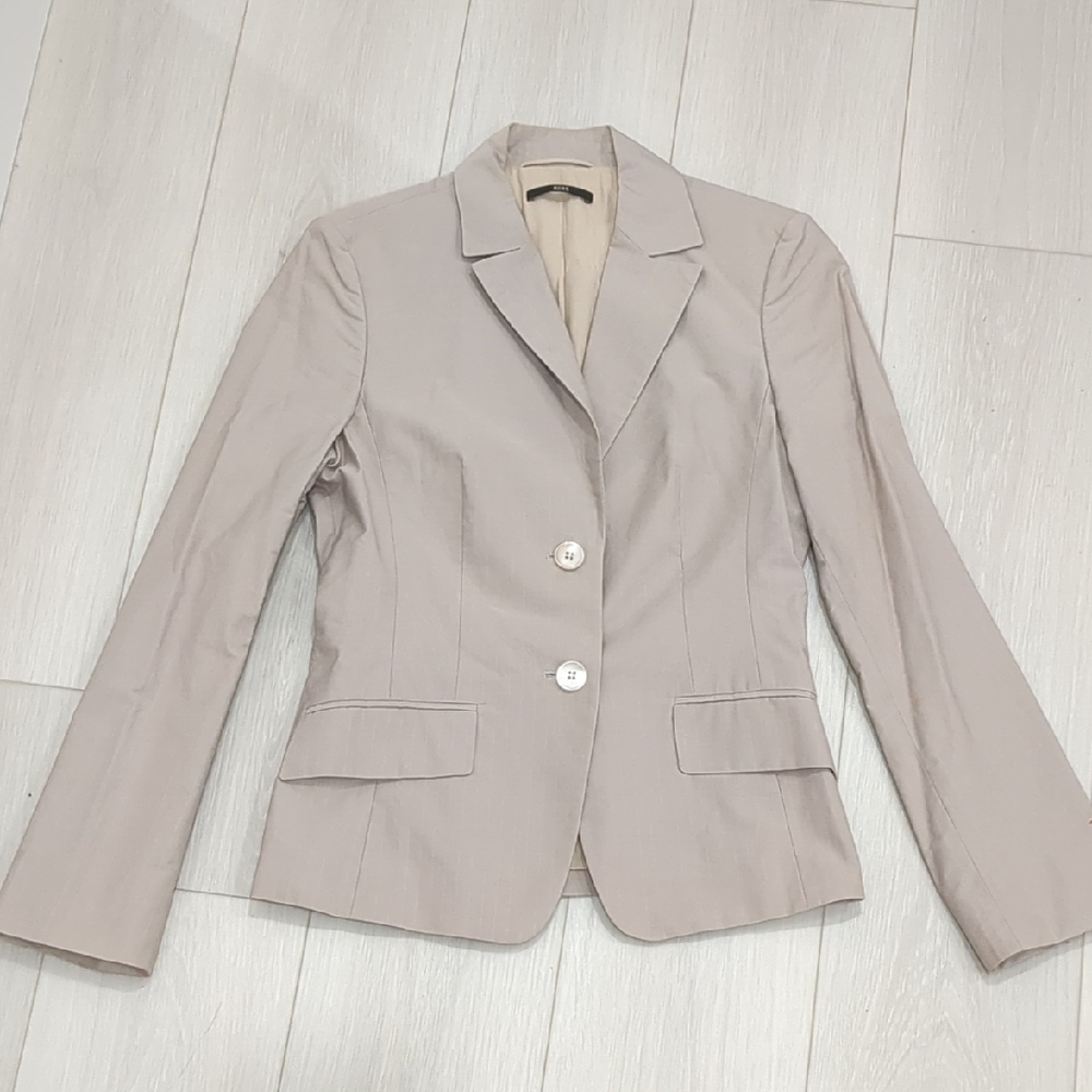 Boss Hugo Boss Size 6 Women's Beige Blazer Some Discoloration